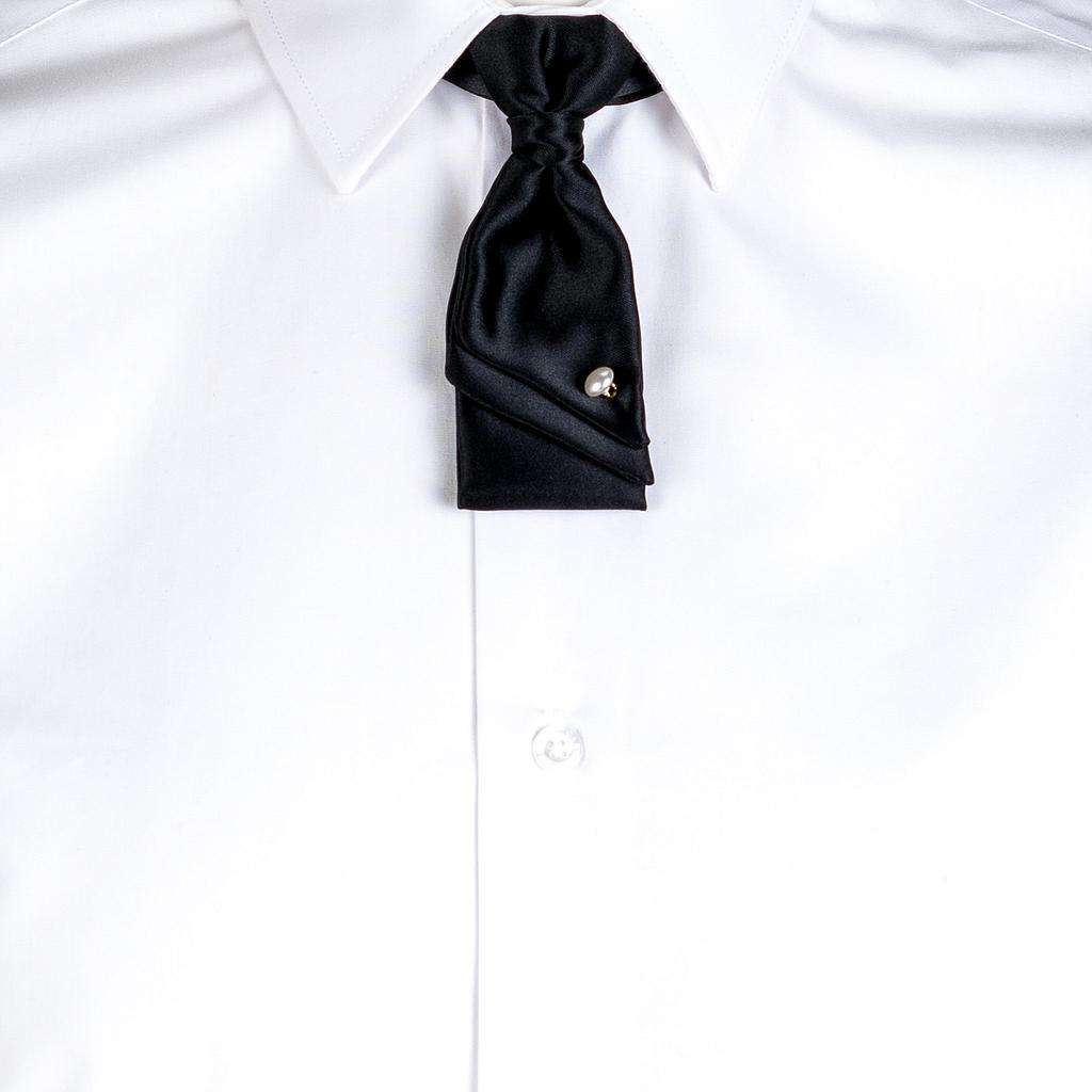 323000-001 - CORBATIN NEGRO