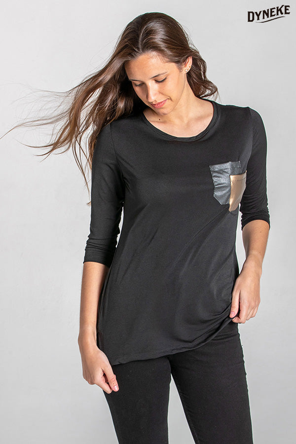 8113827 - Camiseta negra bolsillos metalizados