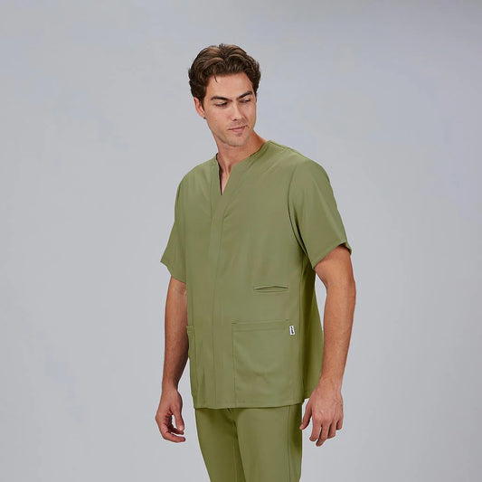 600115-121 - BLUSA HOMBRE ABIERTA CUELLO PICO M/C ALONSO VERDE OLIVA