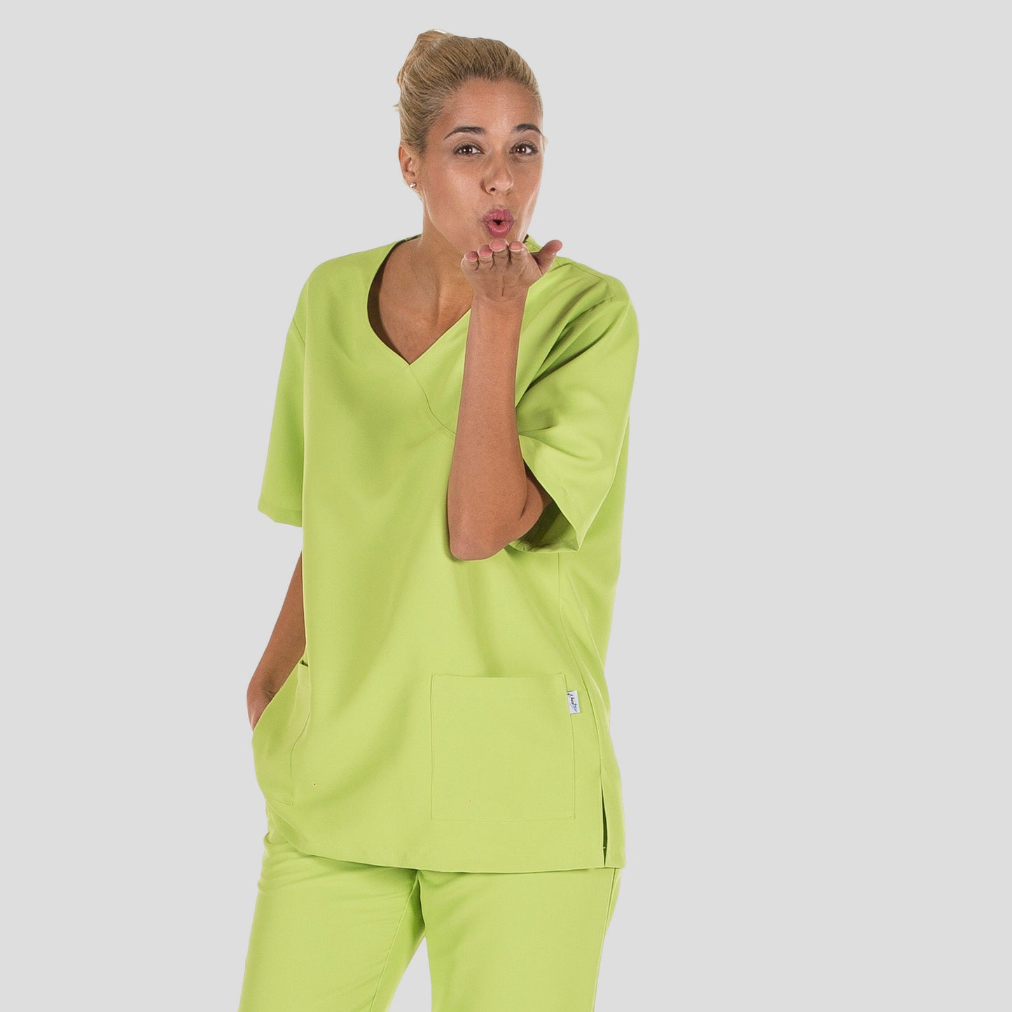 609600-127 - BLUSA UNISEX NEREA PISTACHO